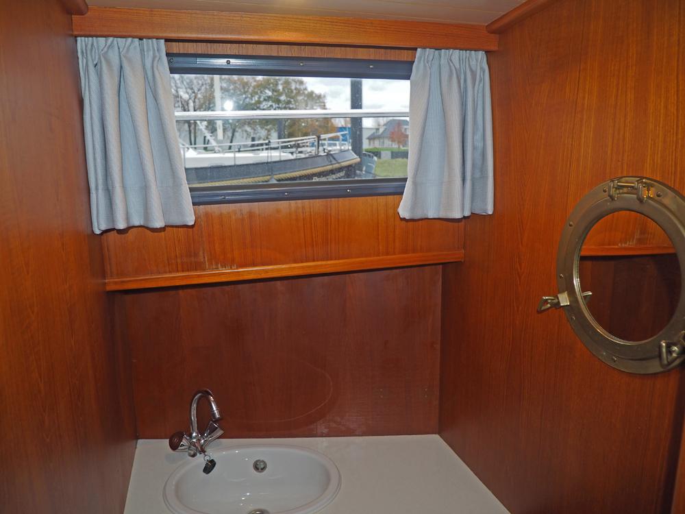 Fore ship, Accommodation